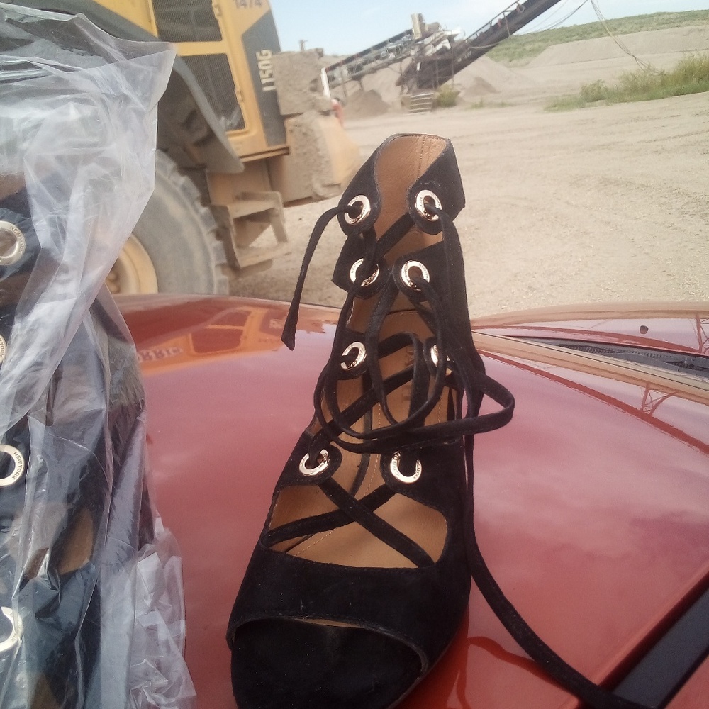 High heel suede coach 2 1/2 in heel